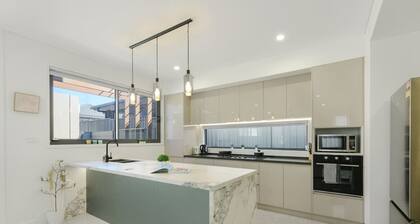 Stylish Home in Austral - Ideal for Relaxing Stays