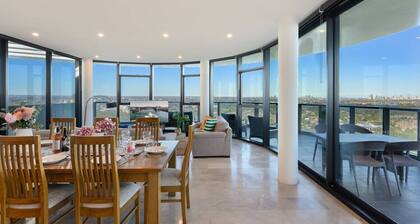 Spacious 4BR at Sydney Olympic Park with Best View
