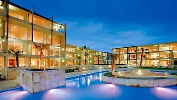 Piscina interna, piscina aquecida