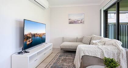 Warm &Cozy 5Br house near train station