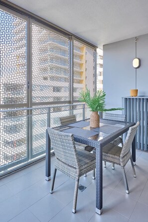 Dining - Macquarie Cozy Nest 2BR Train/Shopping (Macquarie Park)