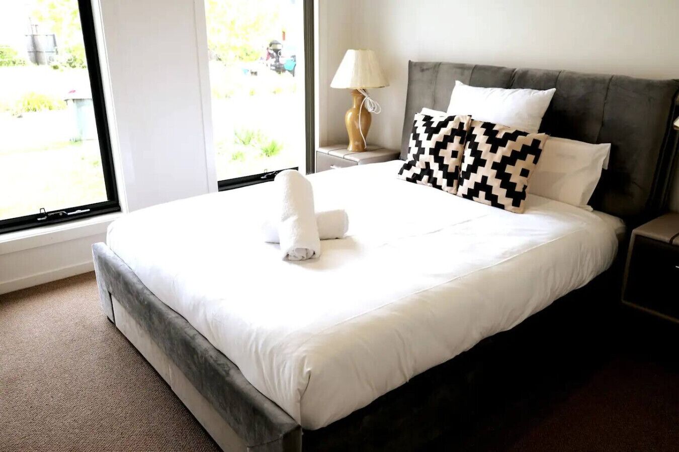 Ferros/tábuas de passar roupa, Wi-Fi, roupa de cama