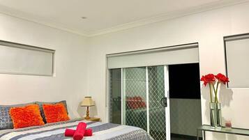 3 Schlafzimmer, BĂŒgeleisen/BĂŒgelbrett, WLAN, BettwĂ€sche