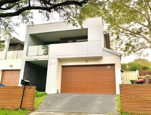 Exterior - Near Train/Shopping at Bankstown (Bankstown)