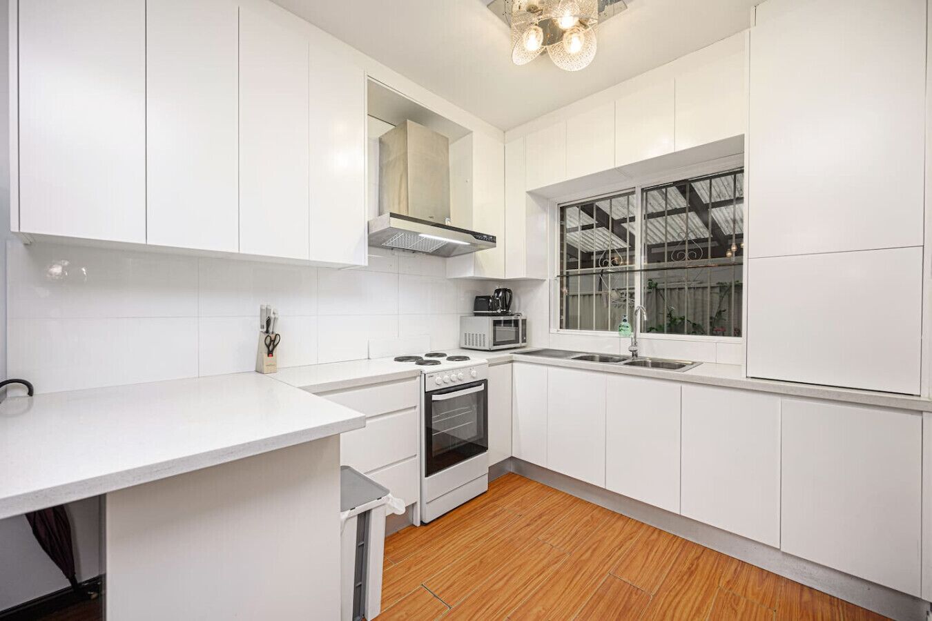 Kühlschrank, Mikrowelle, Ofen, Toaster