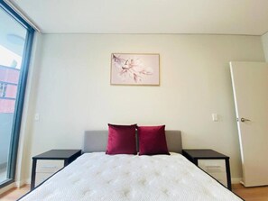 Iron/ironing board, WiFi, bed sheets - Parramatta 3Br Near Train Light Rail & Shop Center (Parramatta)