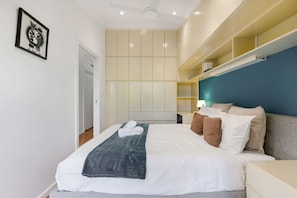 2 bedrooms, iron/ironing board, WiFi, bed sheets