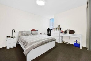 Bügeleisen/Bügelbrett, WLAN, Bettwäsche