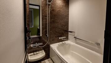 Family Room | Bathroom