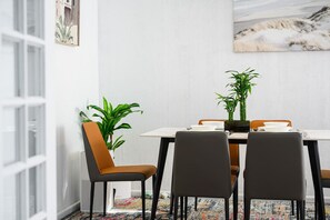 Dining - Near Beach 4Br | Take Breath and find peace (North Bondi)