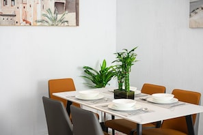Dining - Near Beach 4Br | Take Breath and find peace (North Bondi)