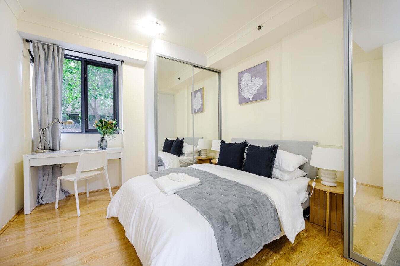 2 chambres, fer et planche à repasser, Wi-Fi, draps fournis