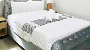 Iron/ironing board, WiFi, bed sheets