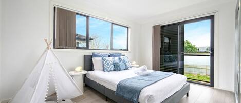 4 Schlafzimmer, Bügeleisen/Bügelbrett, WLAN, Bettwäsche