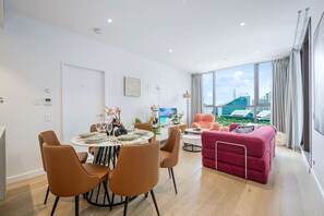 Interior - CBD sweet 3Br ChinaTown/ICC & parking & Firework (Haymarket)