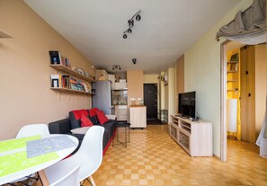 TV - Solec Powiśle Homely Apartment (Warszawa)