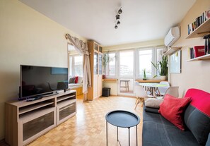 TV - Solec Powiśle Homely Apartment (Warszawa)