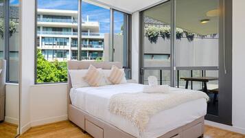 Strykjärn/strykbräda, wi-fi och sängkläder