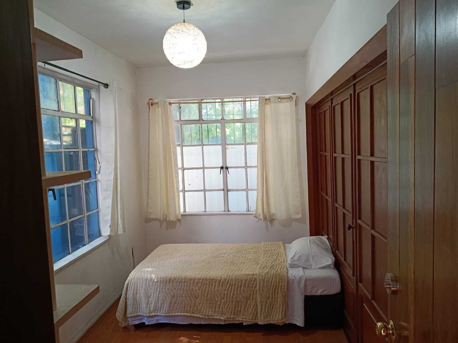 8 bedrooms, iron/ironing board, WiFi, bed sheets