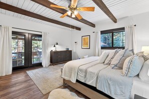 4 bedrooms, iron/ironing board, free WiFi, bed sheets - Rio River Lodge- Riverfront home in McCall with sauna, hot tub, game room (McCall)