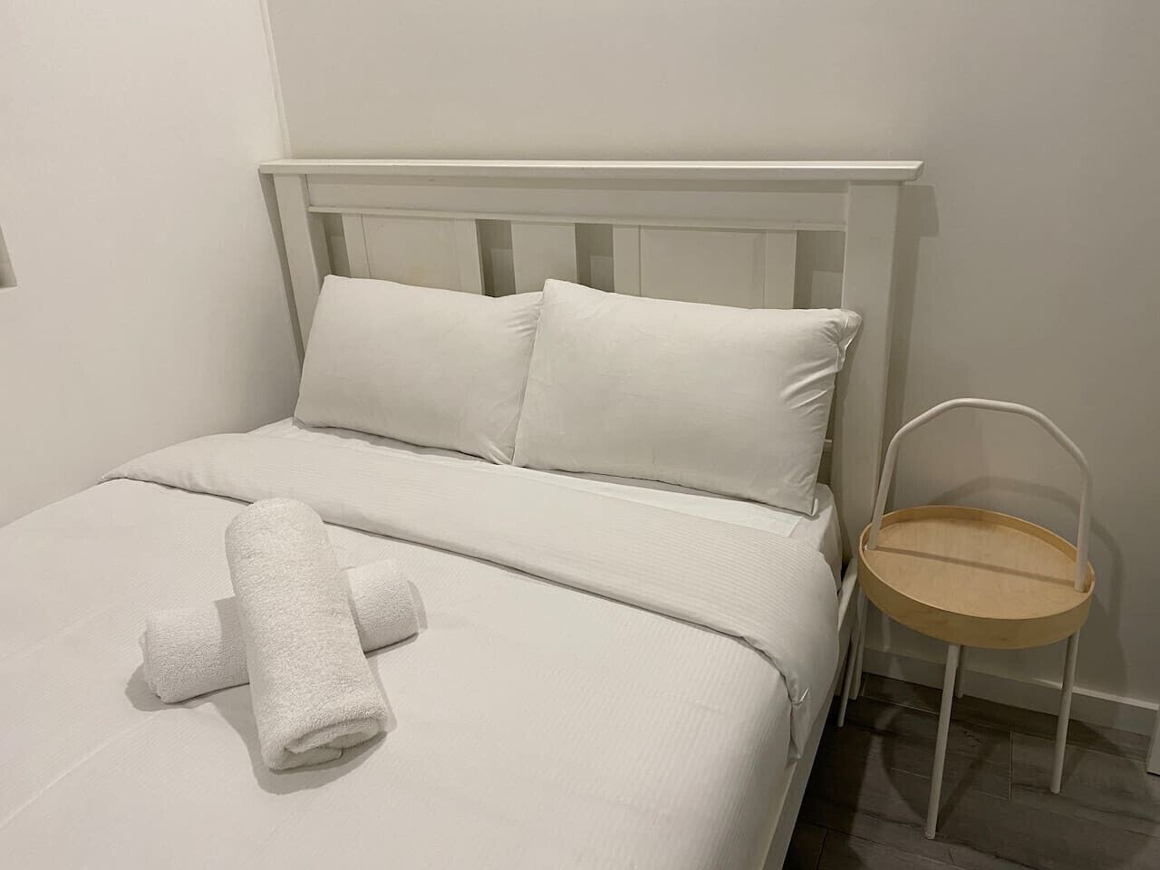 Bureau, Wi-Fi, draps fournis