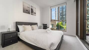 2 bedrooms, iron/ironing board, WiFi, bed sheets