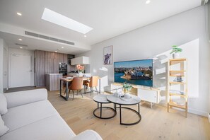 TV - Waterloo 2Br town close to Train/Shopping/Hospital (Waterloo)