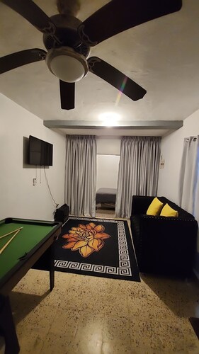 Adorable First Floor 2-bedroom Apartment & Terrace in La Ceiba