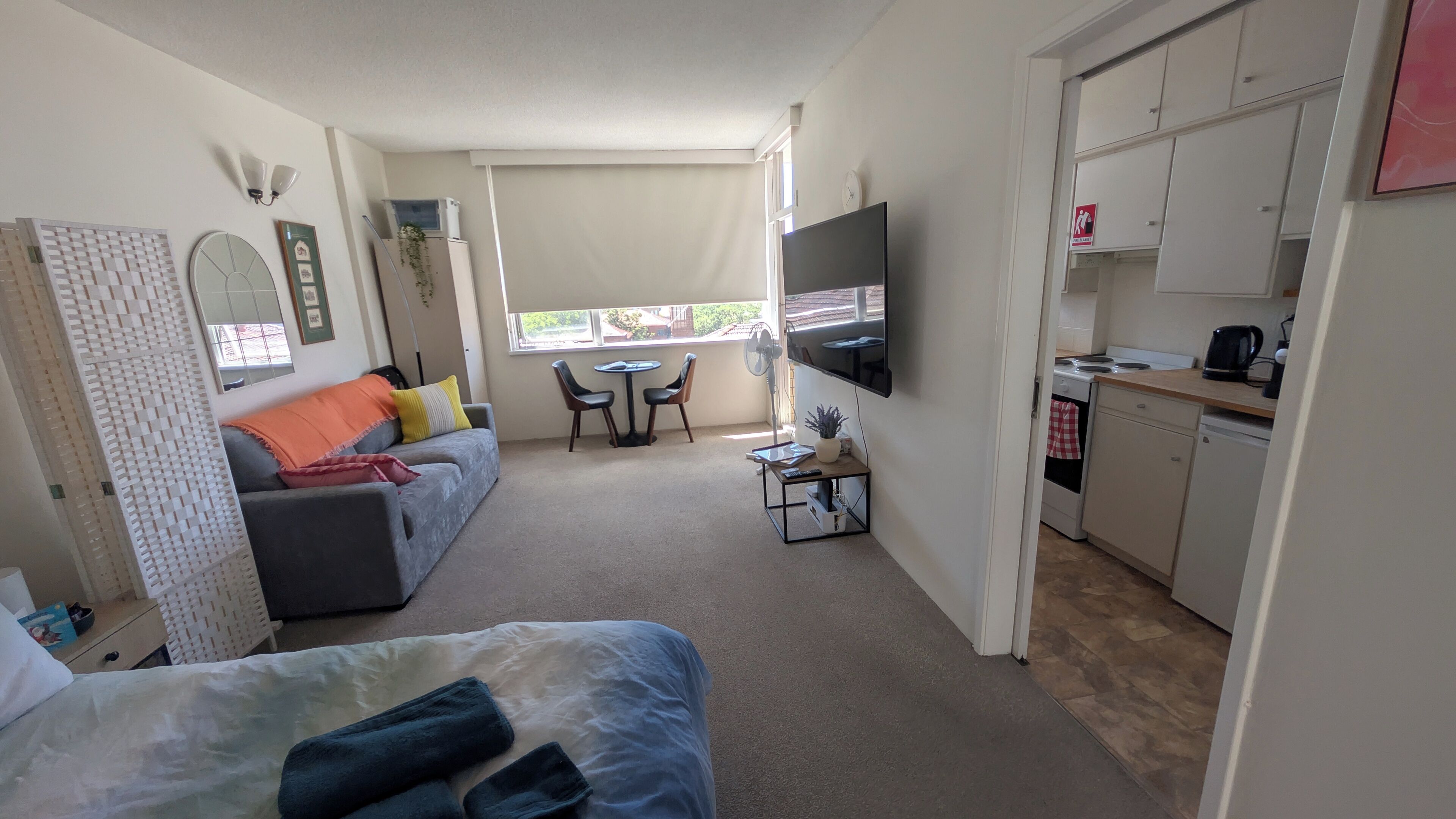 Iron/ironing board, WiFi, bed sheets