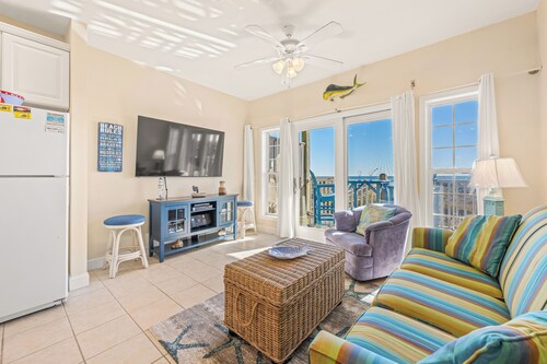 Oceanfront Condo, Beach Access, Shared Pool, & Hot Tub