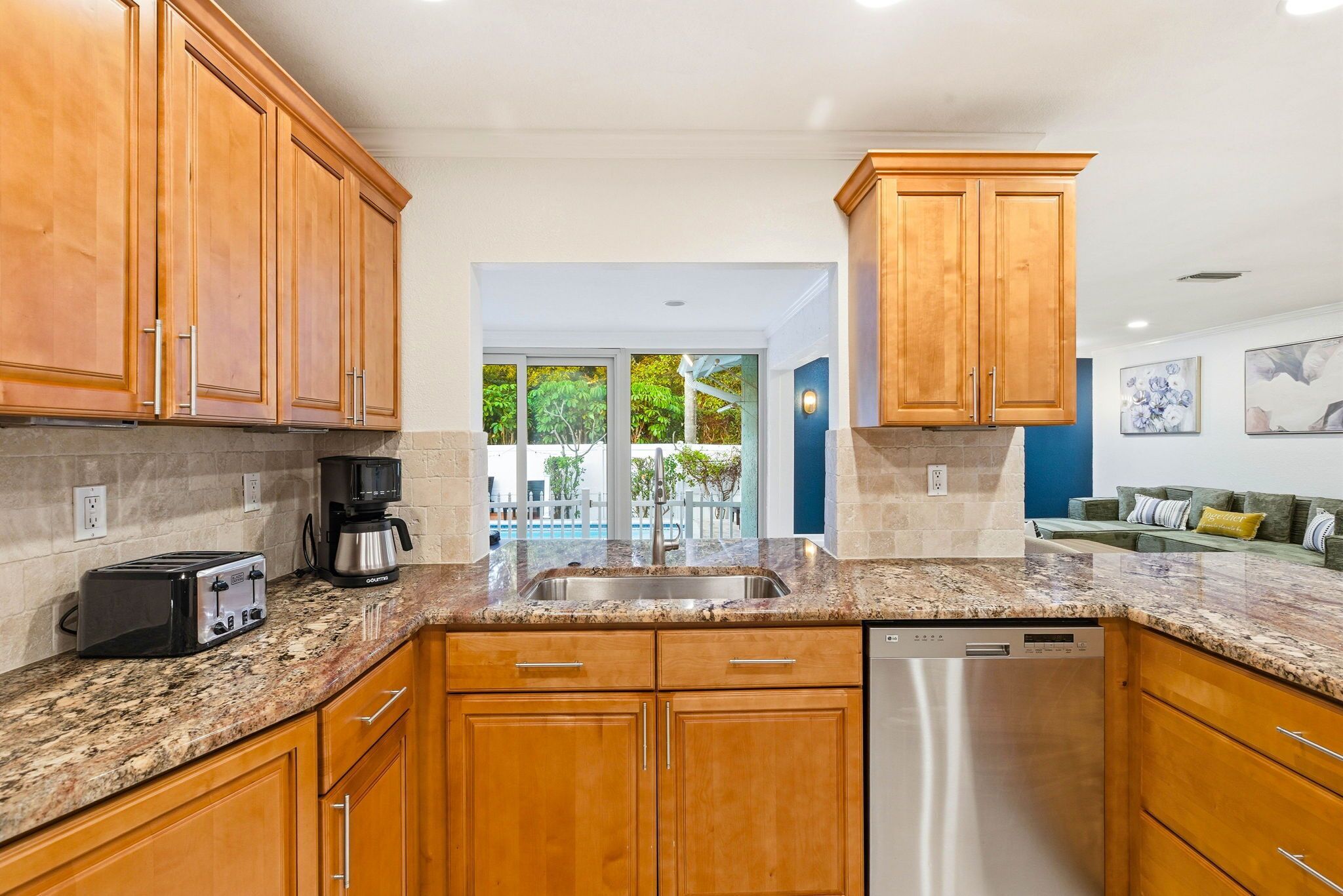 微波炉、烤箱、炉灶、洗碗机