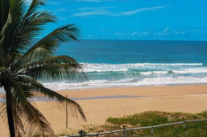Am Strand, weißer Sandstrand