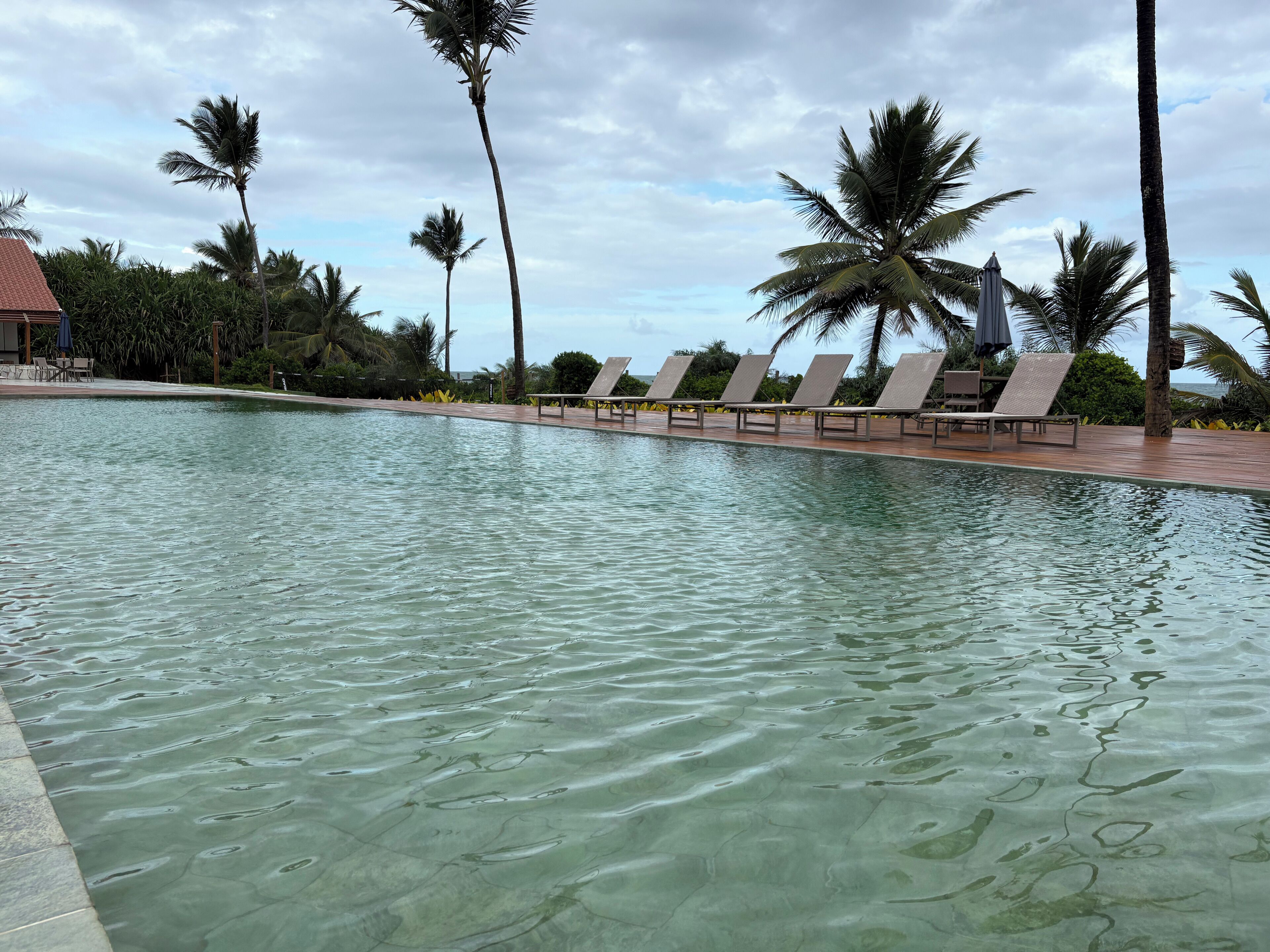 3 piscines extérieures