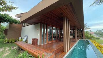 Private pool