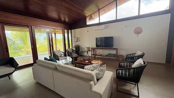 House, Sea View | Living area | 42-inch Smart TV with digital channels