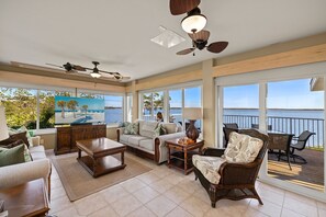 Smart TV, stereo - Luxurious Waterfront Estate with 360 Views, Huge Heated Pool, 3 Docks (Fort Myers Beach)