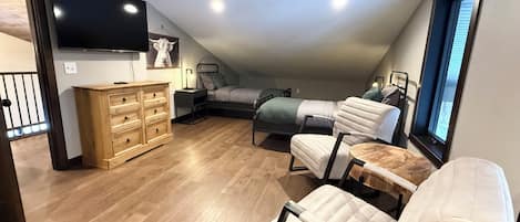 3 chambres, fer et planche à repasser, Wi-Fi, draps fournis