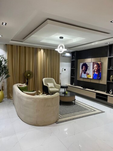 3 Bedroom En-Suite and a BQ En-Suite, Wi-Fi, Secured, 24/7 Power