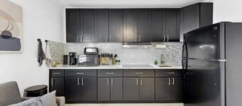 Cozy Keys 1BR • Walk to Beach • Dining