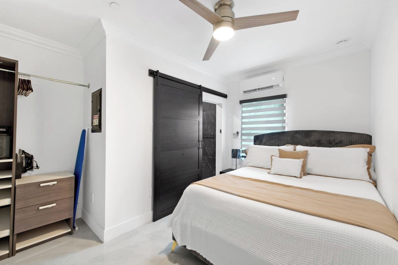 1 chambre, fer et planche à repasser, Wi-Fi, draps fournis