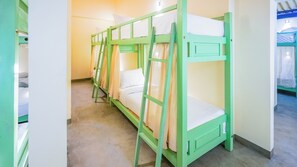 Room - Surfing Elephant Hostel (Matara)