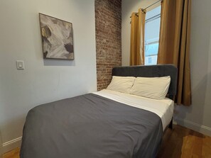 2 bedrooms, iron/ironing board, travel cot, free WiFi - Spacious 2BR in Hell’s Kitchen, Walk to Times Square & Broadway Sleeps 12 (New York)
