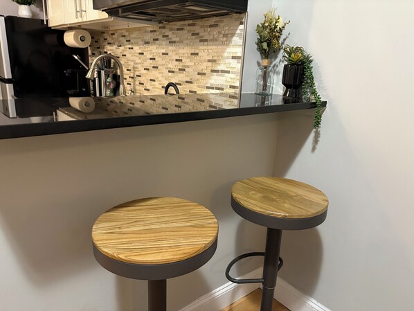 Fridge, microwave, oven, stovetop - Spacious 2BR in Hell’s Kitchen, Walk to Times Square & Broadway Sleeps 12 (New York)