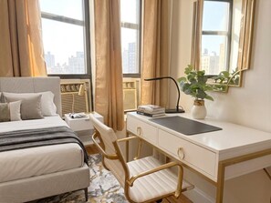 3 slaapkamers, een strijkplank/strijkijzer, reisbedje, gratis wifi