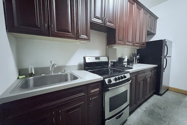 冰箱、微波炉、烤箱、炉灶