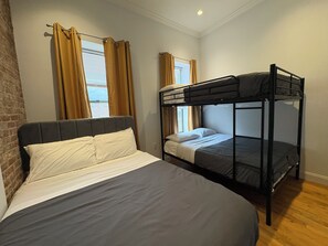 2 chambres, fer et planche à repasser, lit parapluie, Wi-Fi gratuit