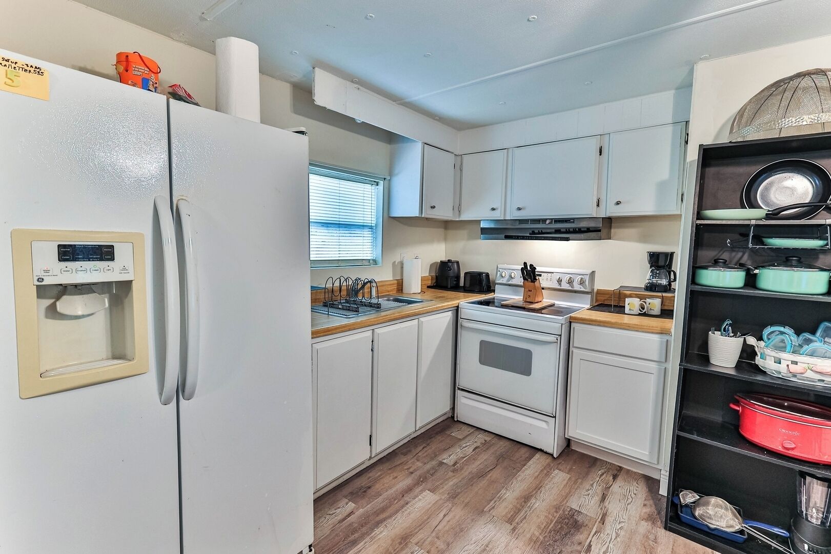 冰箱、微波炉、烤箱、炉灶