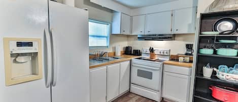 Frigorífic, microones, forn i placa de cuina