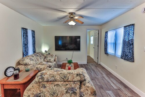 2BR + BBQ • Near Silver Springs + Add-On Room