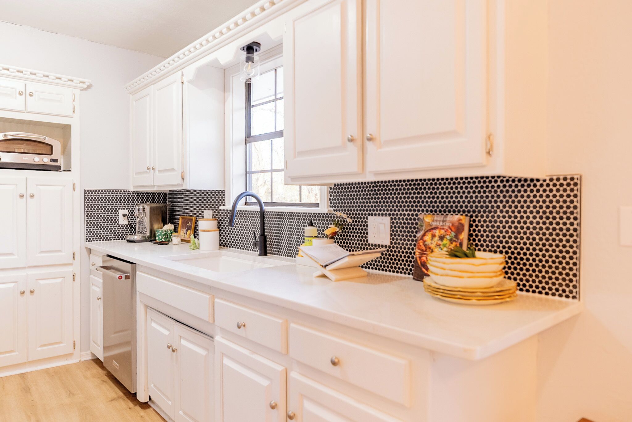 Mikroaaltouuni, uuni, liesi, astianpesukone